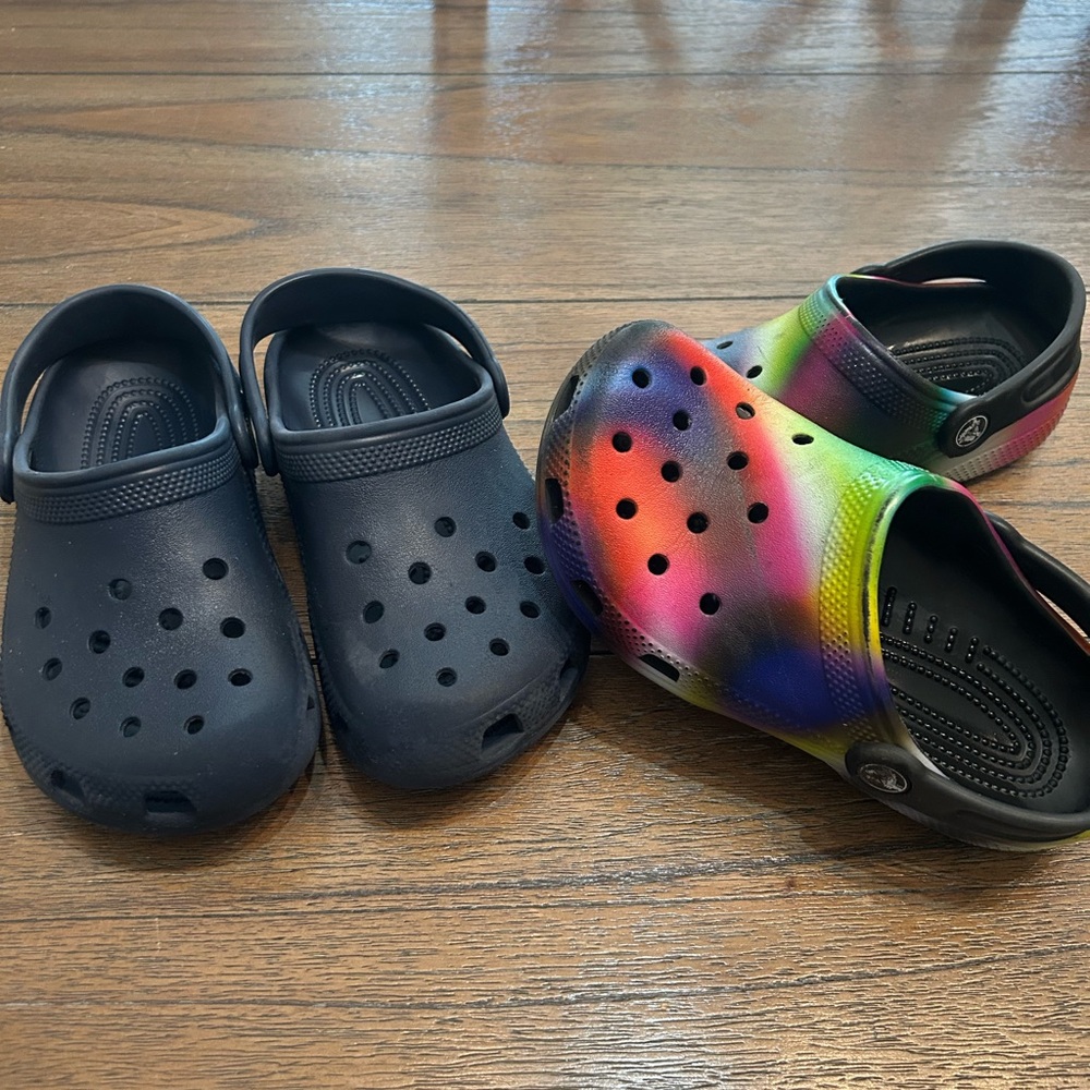 2 Pair kids Crocs